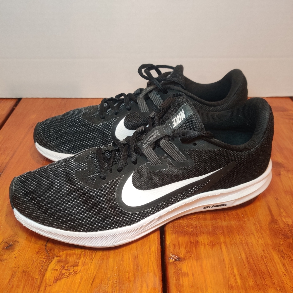 NWOT Nike Downshifter Black And White Running Shoes AQ7481-002 Men 7.5 Women 9
